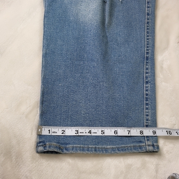 Levi's Heritage High Rise Distressed cropped ankle Jeans. Size 28W - Picture 8 of 11